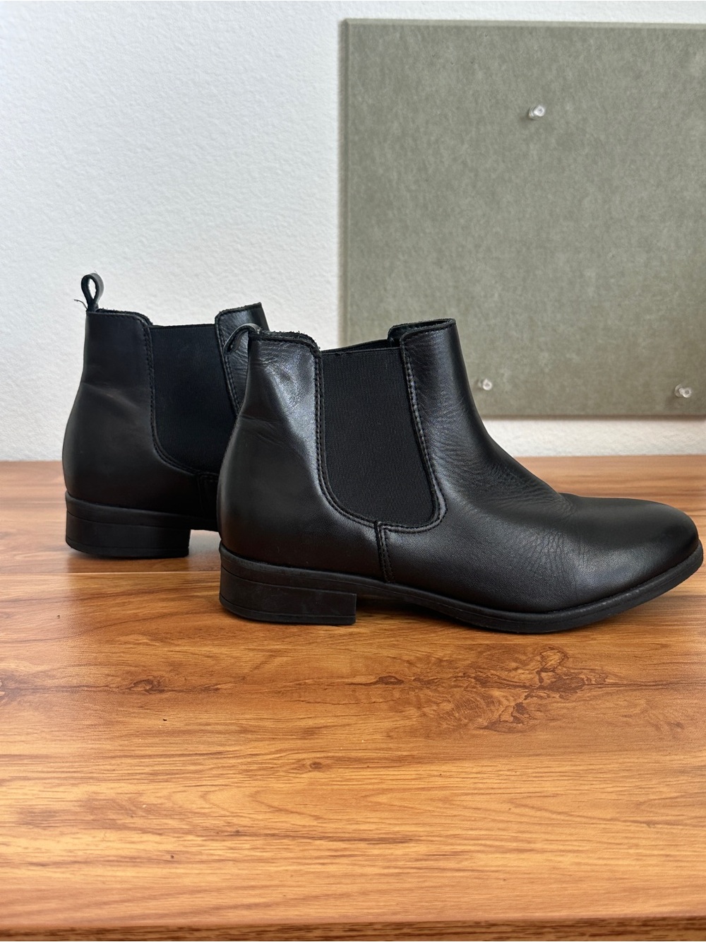 Aldo Black Leather Chelsea Ankle Boots - Women